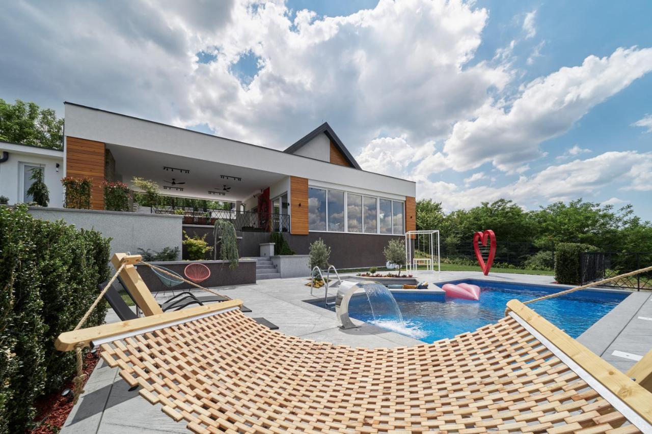 Riverside Pool Villa-Сремски Карловци Екстериор снимка