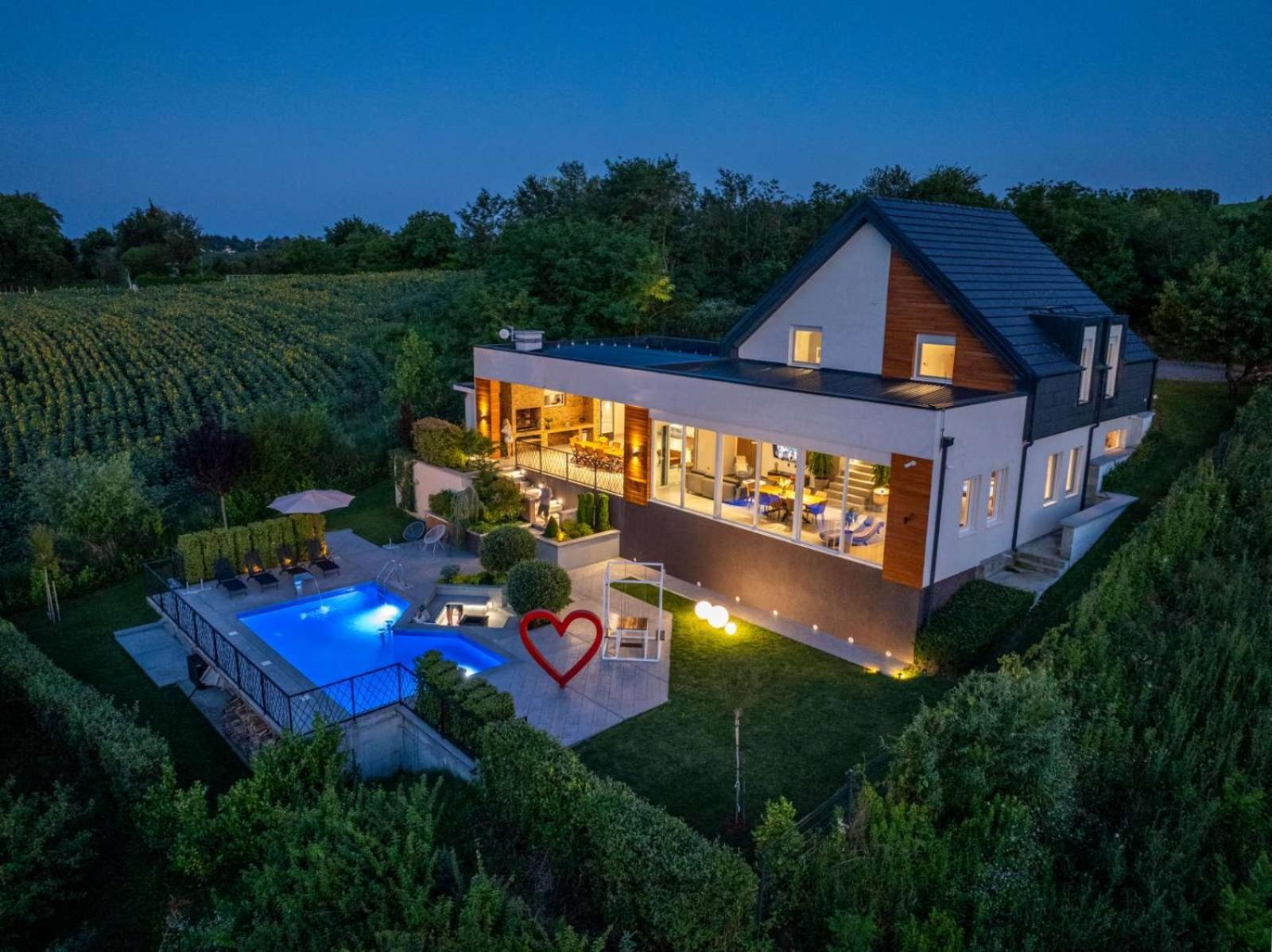 Riverside Pool Villa-Сремски Карловци Екстериор снимка